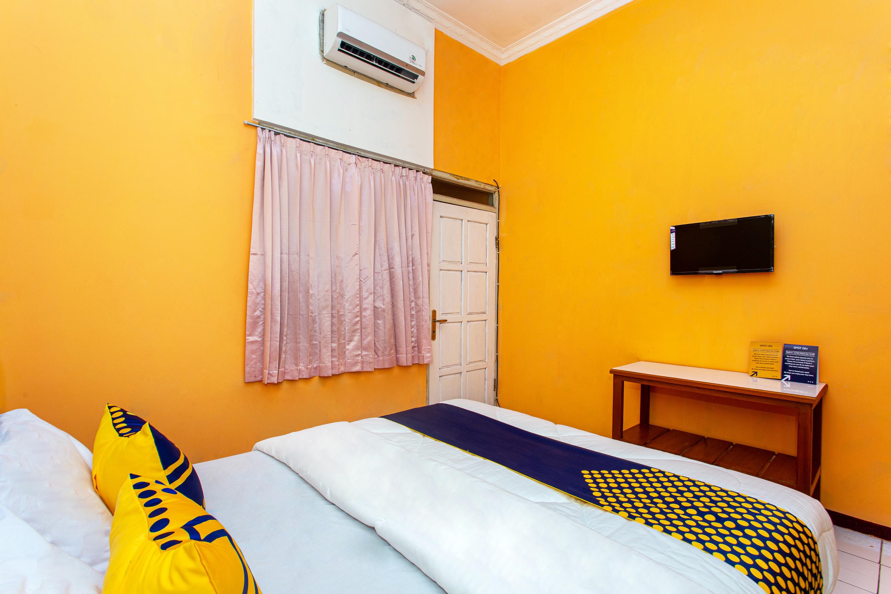 Hotel Spot On 2697 Homy House à Semarang Extérieur photo