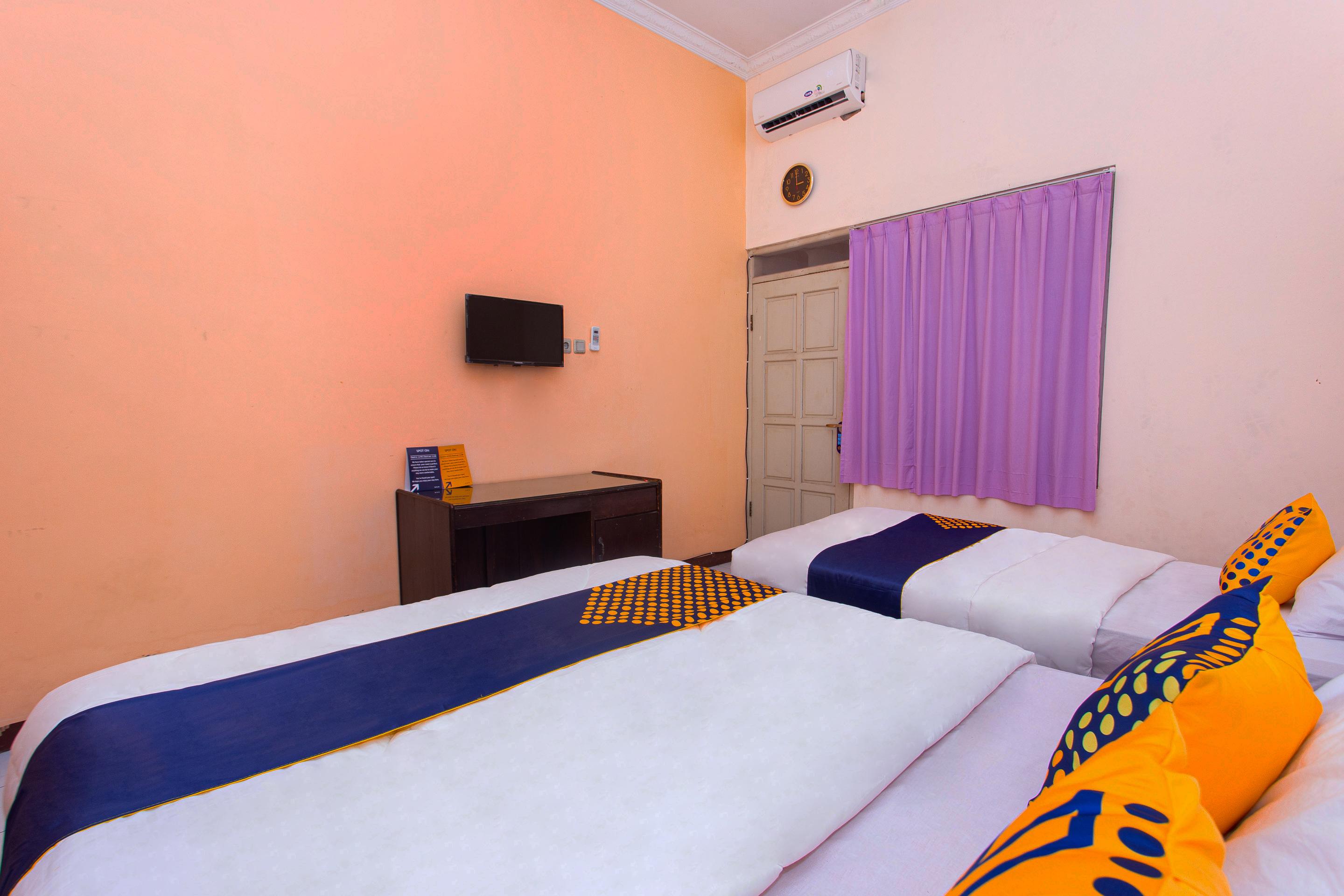 Hotel Spot On 2697 Homy House à Semarang Extérieur photo