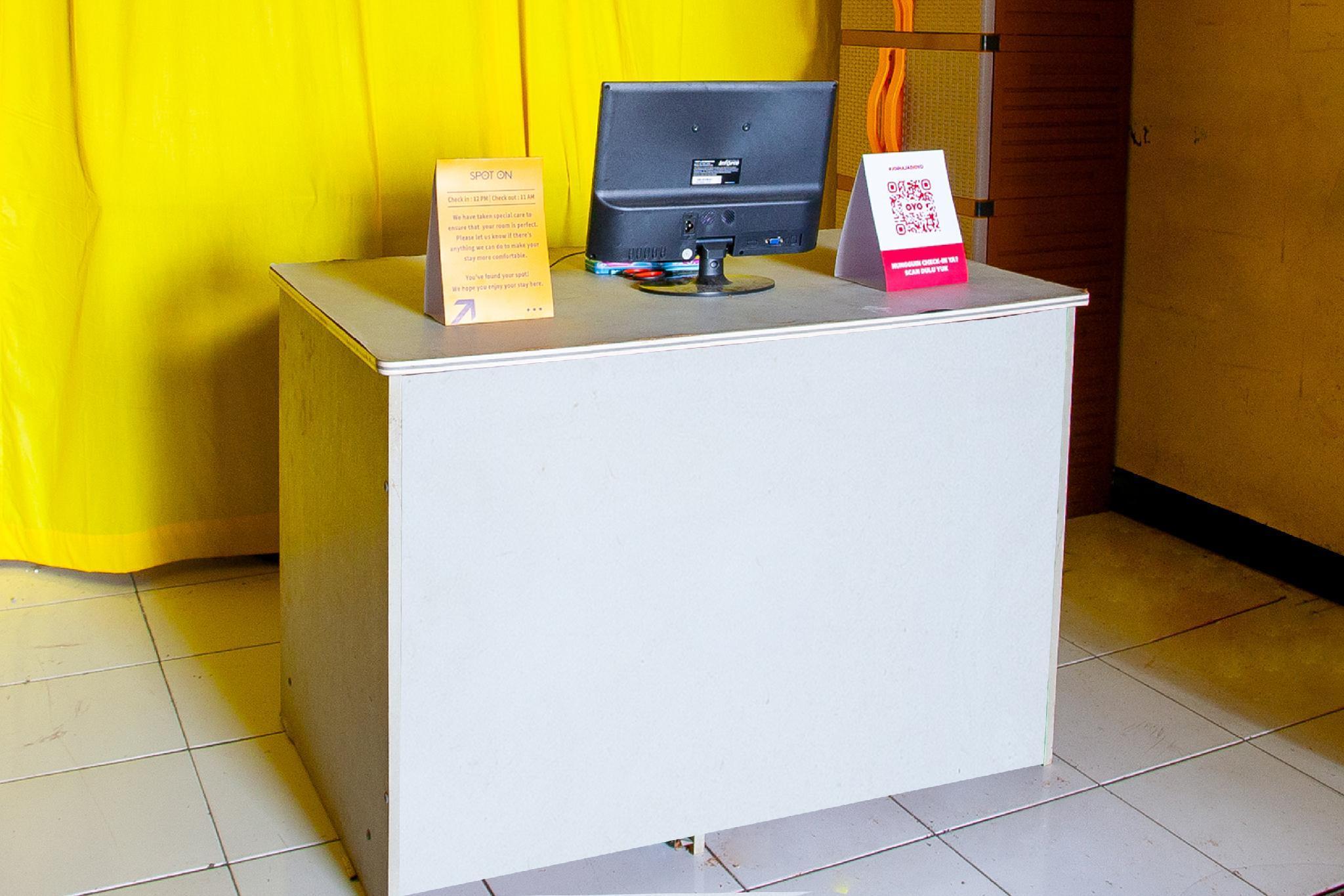 Hotel Spot On 2697 Homy House à Semarang Extérieur photo