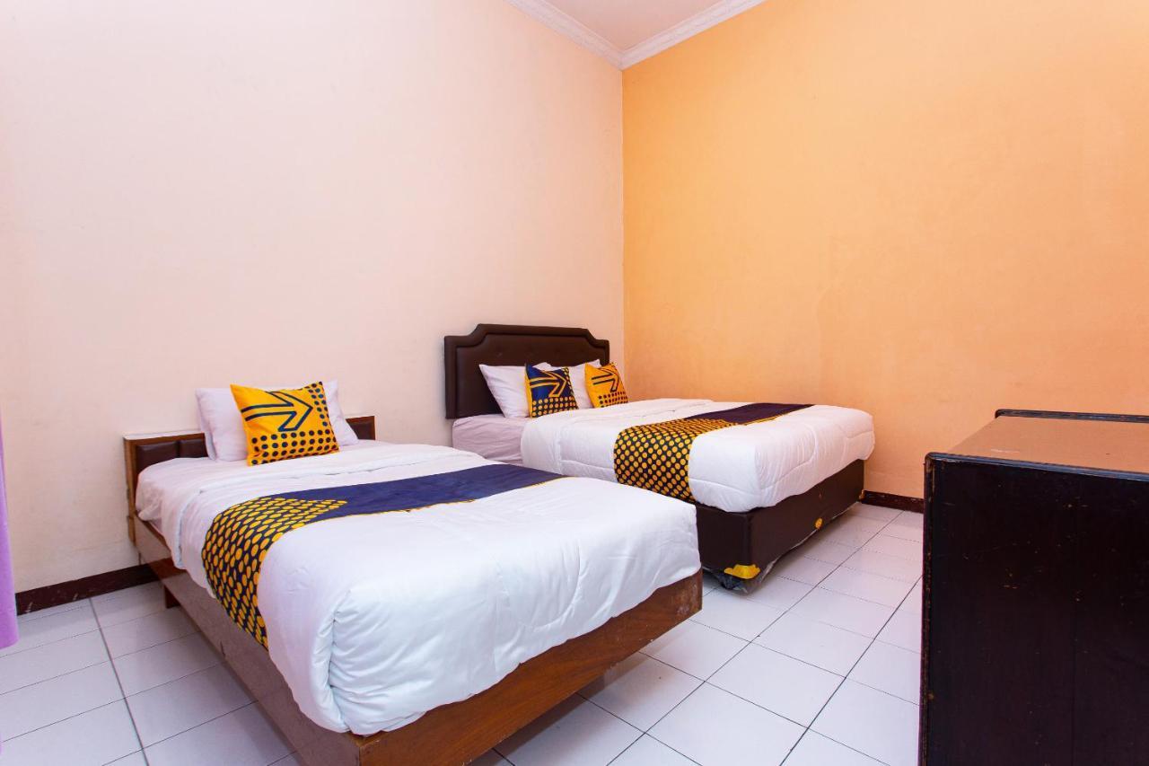 Hotel Spot On 2697 Homy House à Semarang Extérieur photo